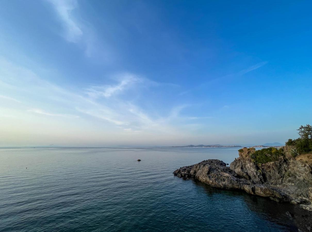 Nelinda Waterfront Accommodation Casamicciola Terme ภายนอก รูปภาพ