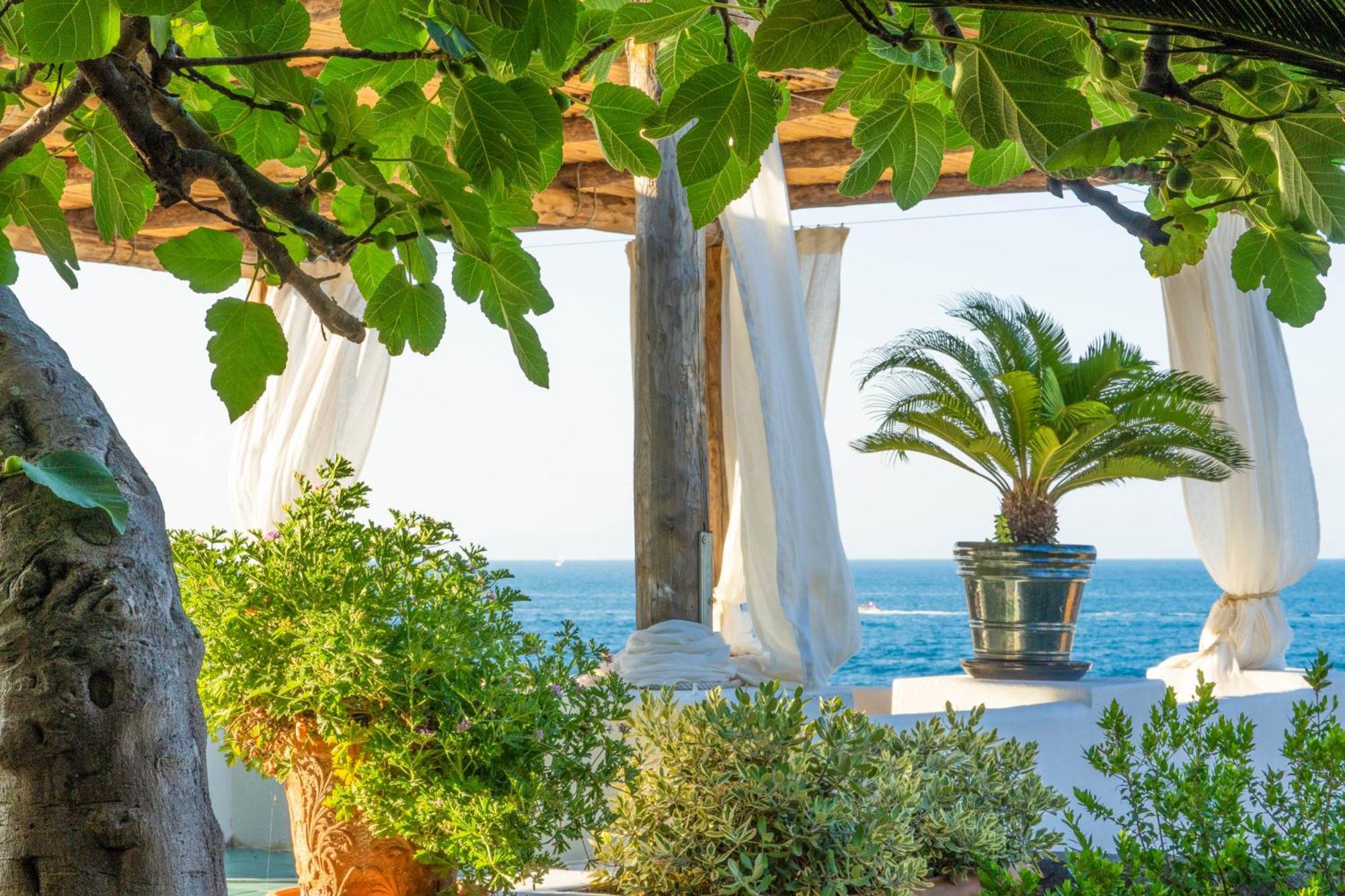 Nelinda Waterfront Accommodation Casamicciola Terme ภายนอก รูปภาพ