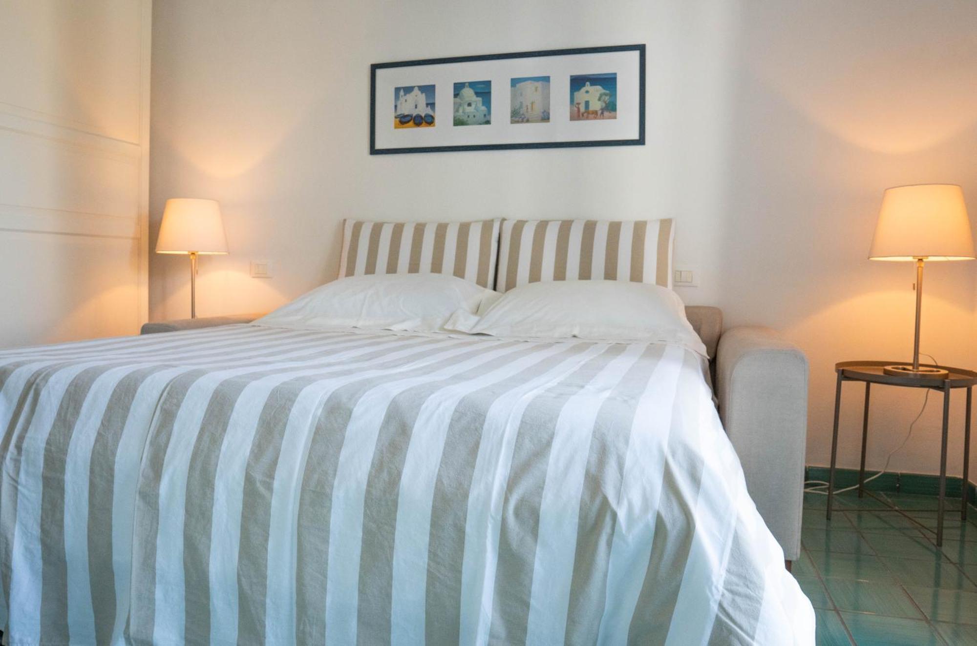 Nelinda Waterfront Accommodation Casamicciola Terme ภายนอก รูปภาพ