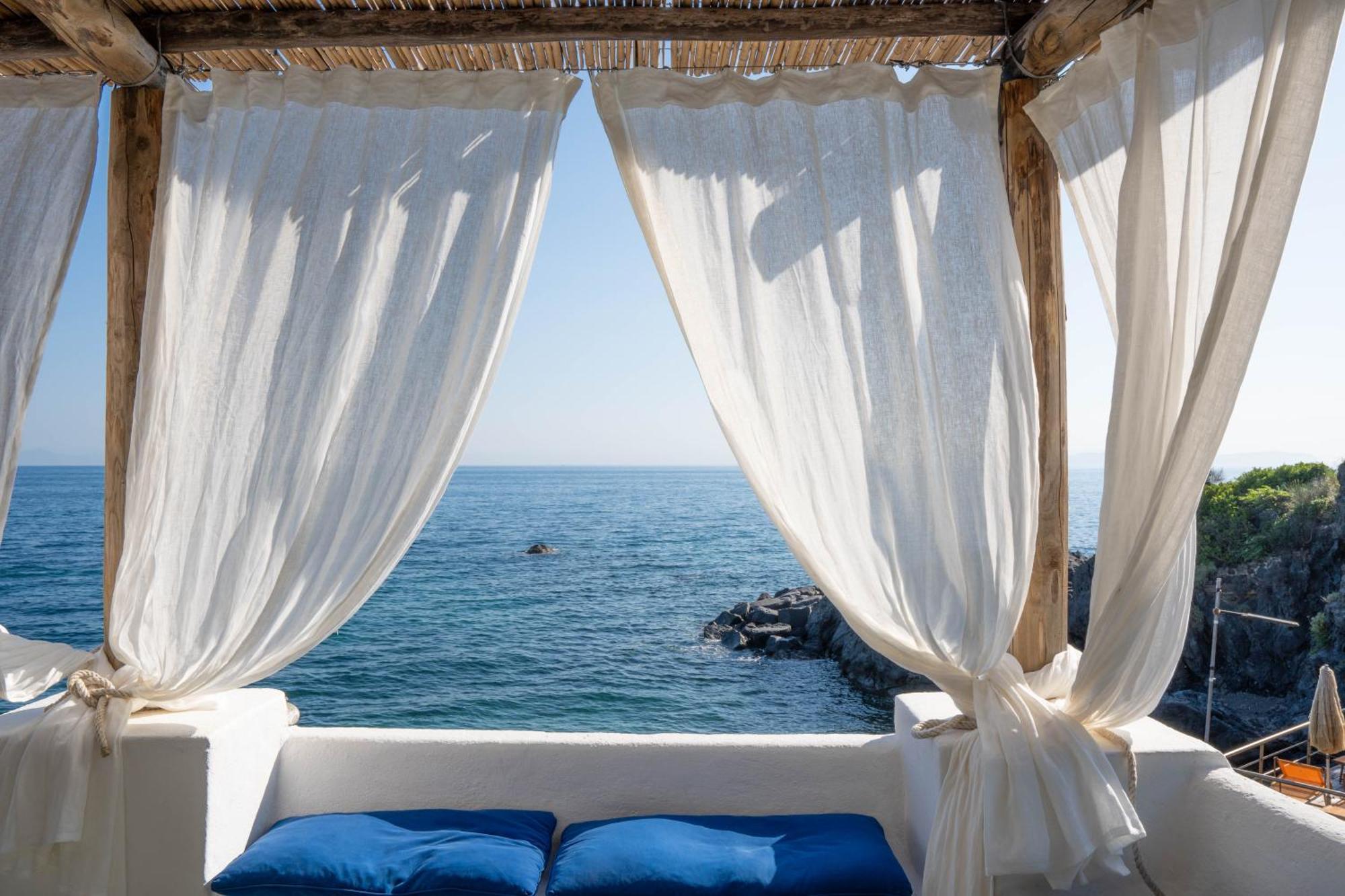 Nelinda Waterfront Accommodation Casamicciola Terme ภายนอก รูปภาพ